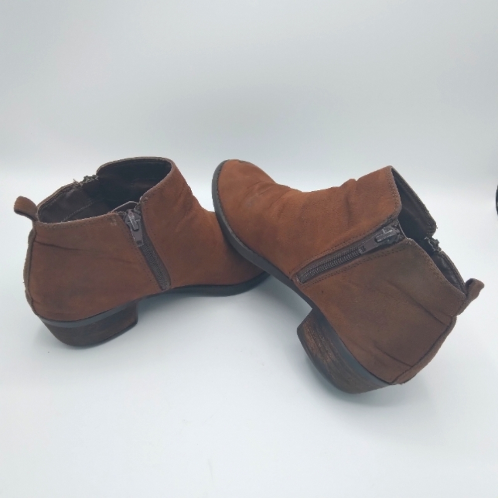 Carlos By Carlos Santana Ankle Zip Boots. Size 7 Doe Brown